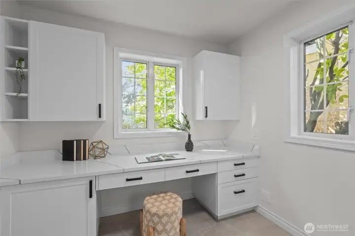 Butler pantry/extra work space adjacent to kitchen