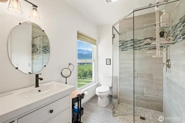 Ensuite bath to Primary bedroom