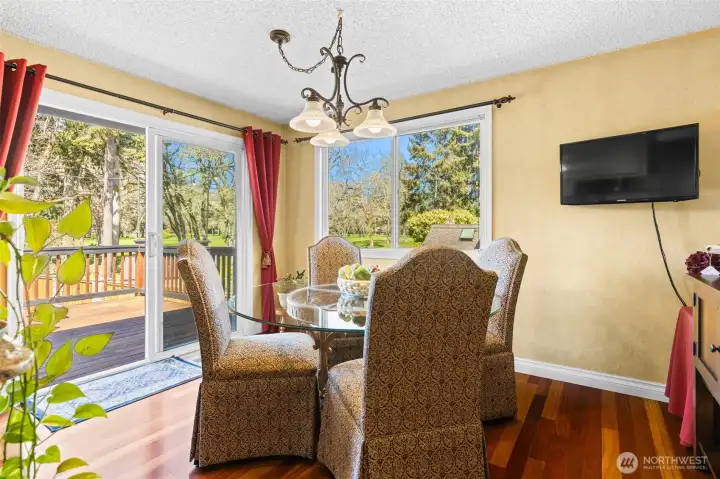 Eat in kitchen casual dining area