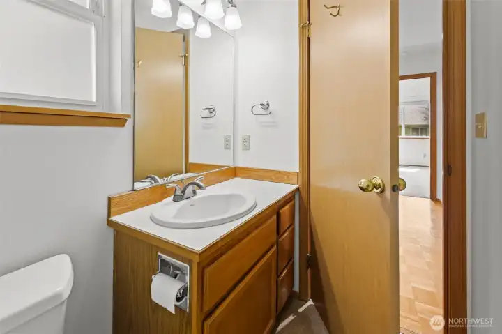 Hall/guest bath
