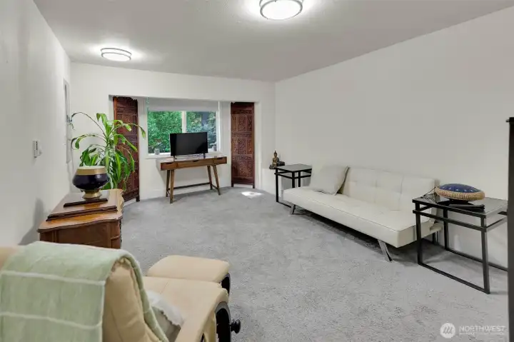 flex room or office area