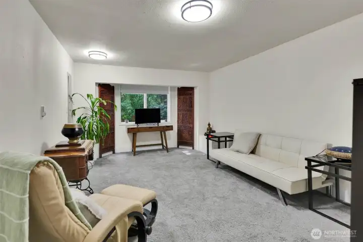 flex room or office area