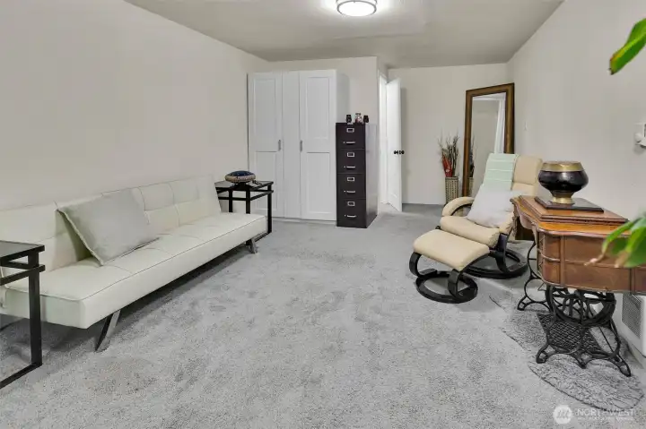 flex room or office area