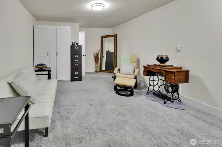 flex room or office area