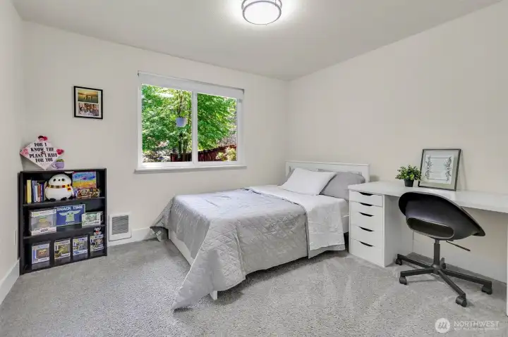 2nd bedroom