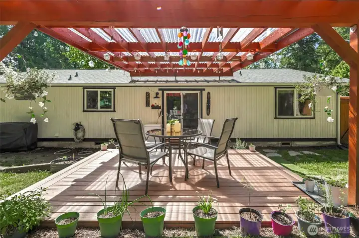 Built new back patio trex deck