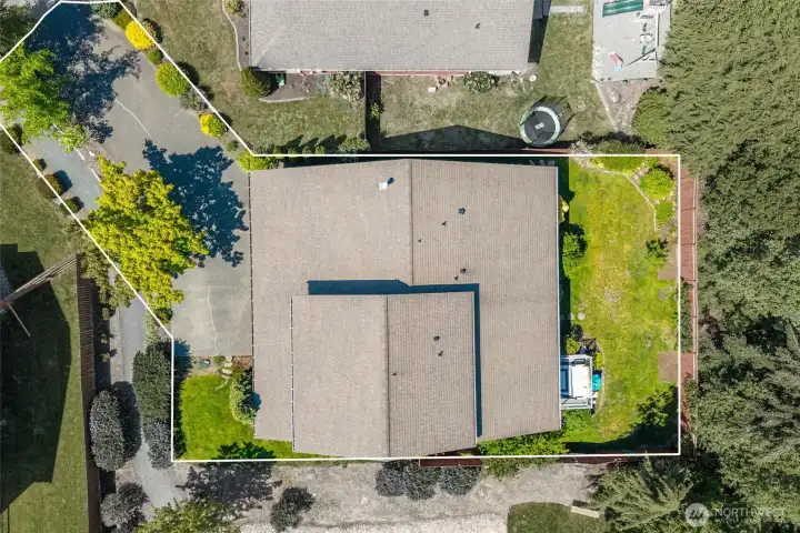 Property lines, note the green space in the back. Property lines, note the green space in the back.