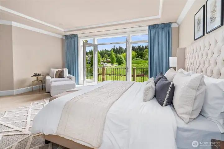 Owner Suite overlooking golf course Owner Suite overlooking golf course