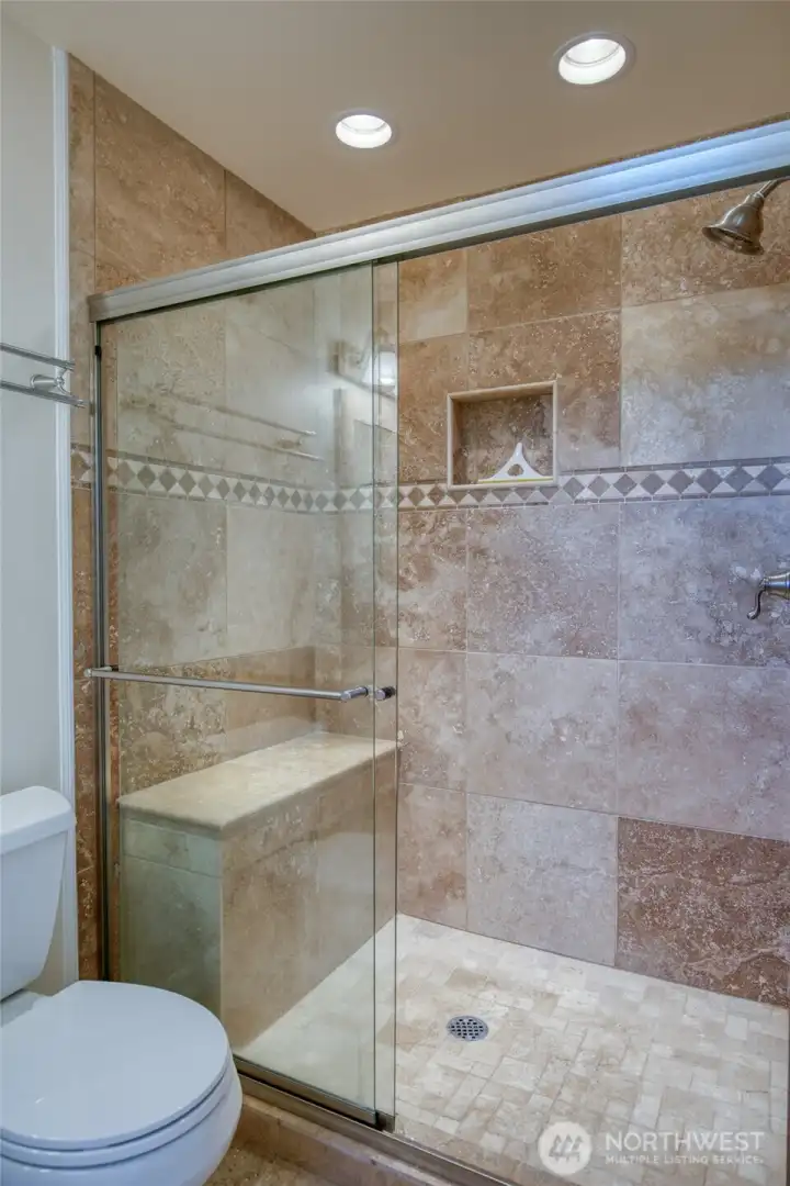 ....with large tiled shower!