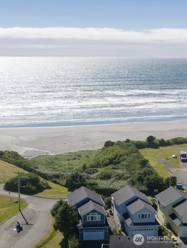 There is a natural view corridor directly west that is full of birds and offers a beautiful view to the ocean.