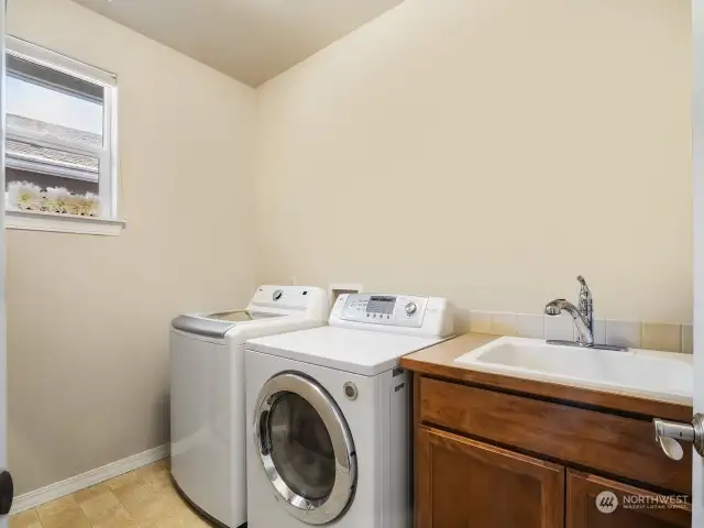 Nicely sized laundry room.