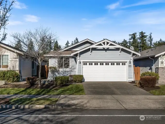 There is ample room in the driveway for your guests to park.