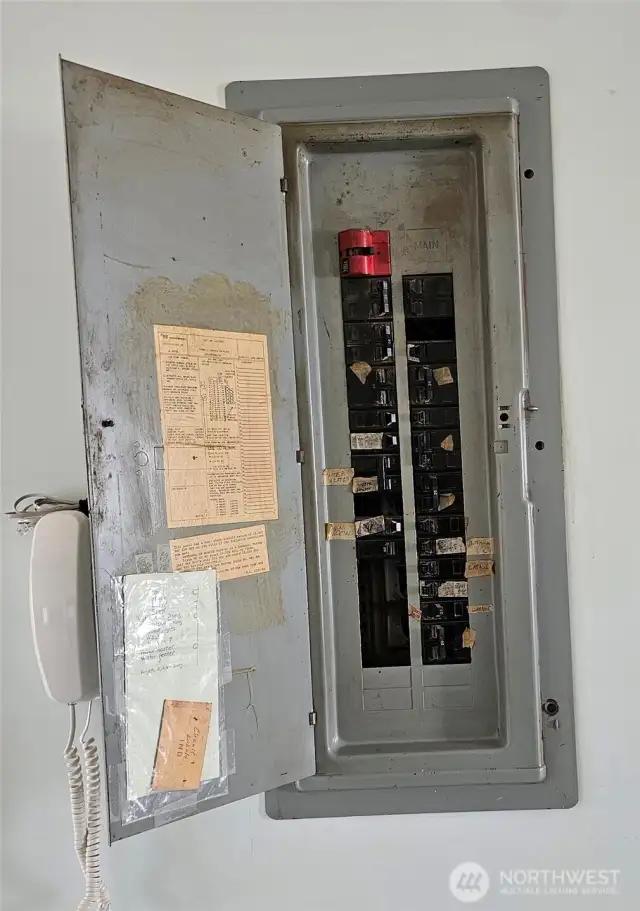 Updated 200 amp electrical panel