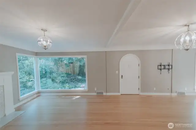 the original 1940 arched door, also original coved ceilings!