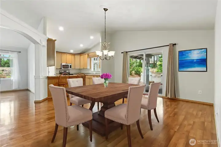 Dining room virtually staged