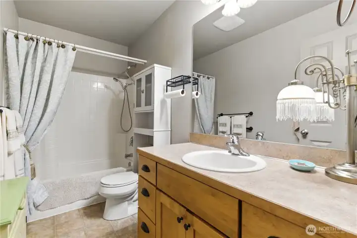 2nd bathroom