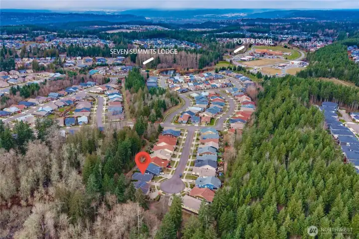 Great location!  Close to the Lodge, restaurant & bar, Post & Pour Bistro, trails and retail!