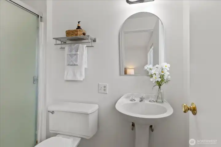 Primary bedroom ensuite