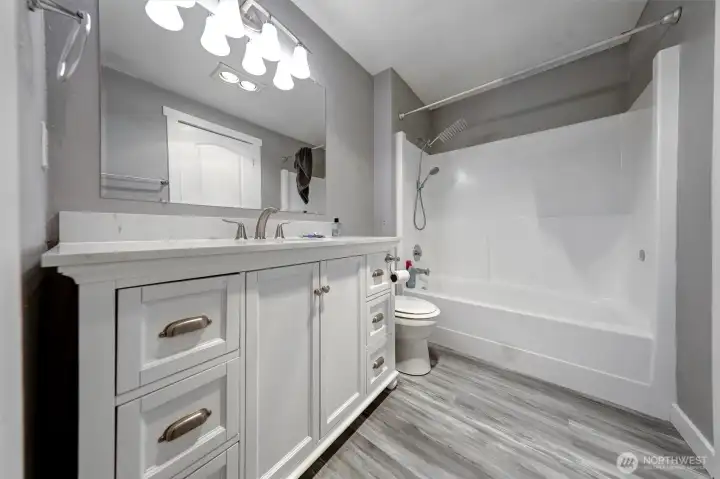 another of the super clean bathroom