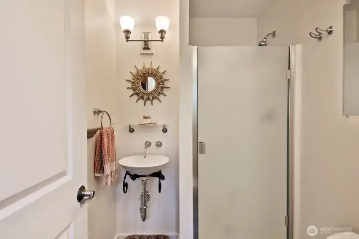 3/4 bath on the main floor!! 3/4 bath on the main floor!!