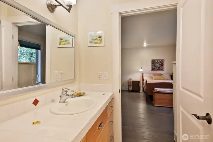 Attached 3/4 bath Attached 3/4 bath