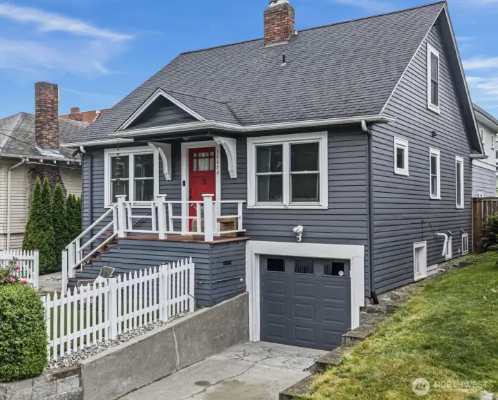 Beautifully updated Craftsman where Fremont meets Wallingford! This home offers the perfect blend of charm, flexibility, and urban convenience.