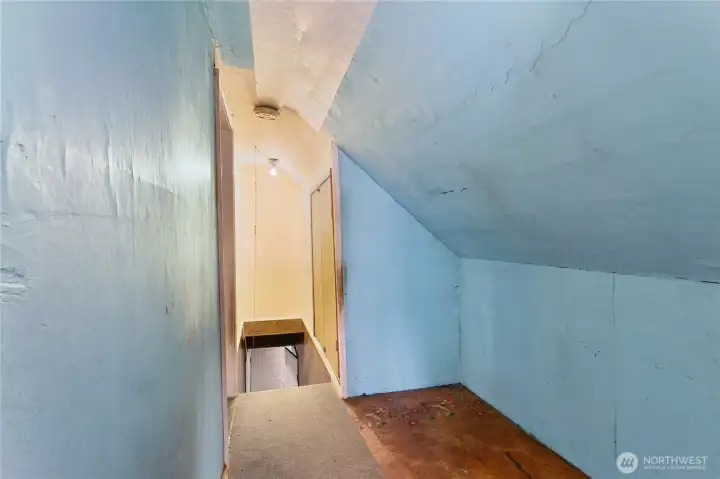 Hallway in upstairs. Hallway in upstairs.