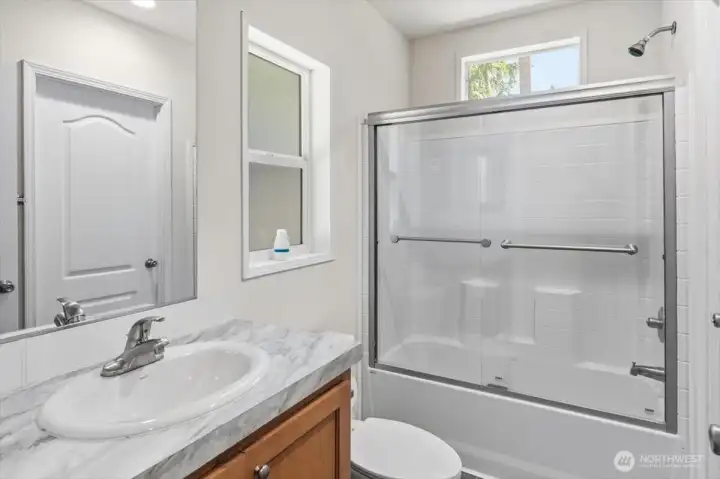 Centrally located Full Bathroom Centrally located Full Bathroom