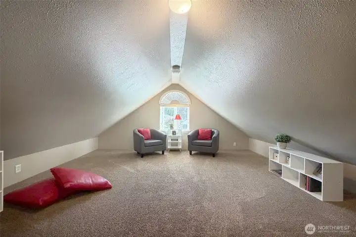 Bonus Room (tax records list as a 5th bedroom)