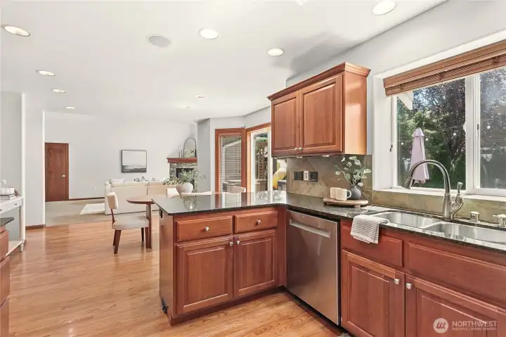 Plenty of cabinets, granite counters, full height tile backsplash, under cabinet lighting, stainless steel appliances & more! Plenty of cabinets, granite counters, full height tile backsplash, under cabinet lighting, stainless steel appliances & more!