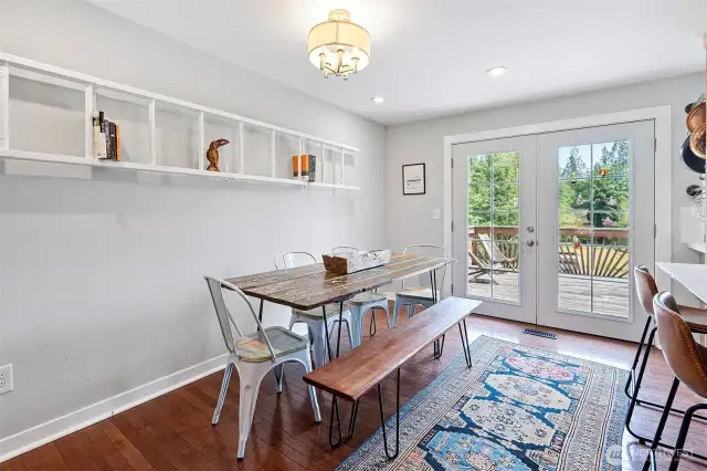 Dining room w/ access to deck