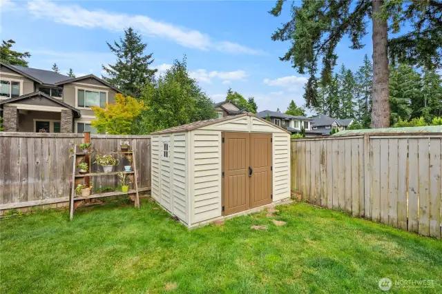Extra storage available in the outdoor shed tucked away in the corner of the yard