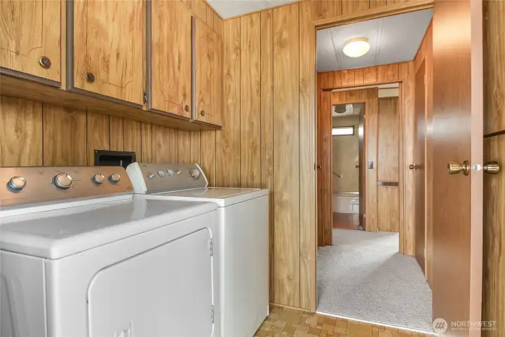 Utility room with Washer and Dryer that stays
