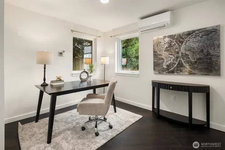 Bedroom 4 / Den