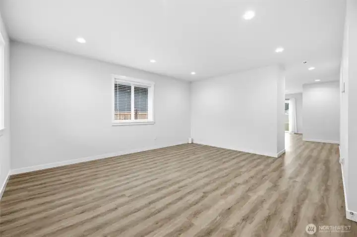 Nice sized living room.