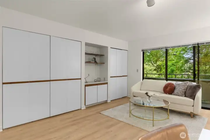Built-in Murphy bed to give you flexibility and space saving options
