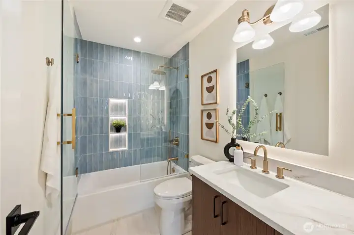 upper hall tiled bathroom