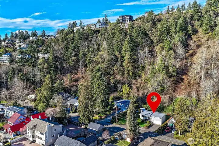 Tucked away in the delightful Three Tree Point community