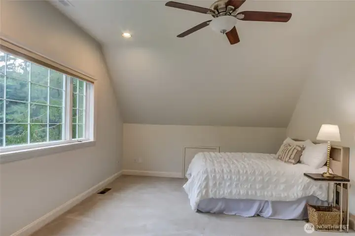 Additional bonus bedroom/flex