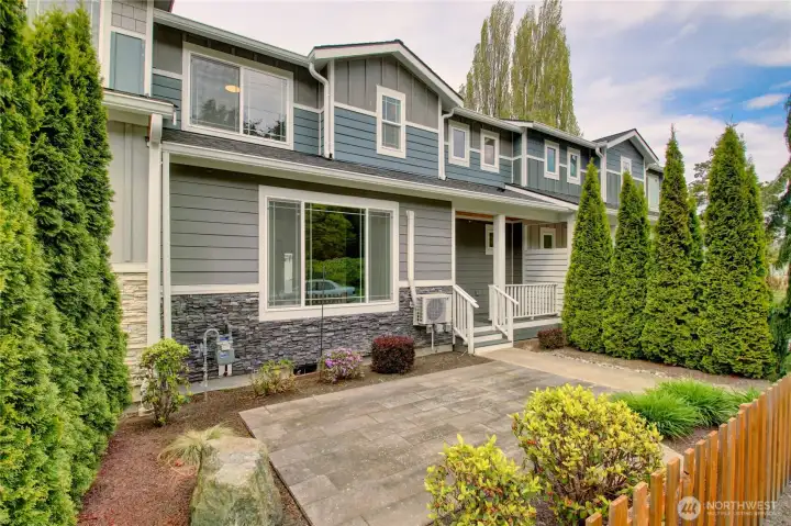 Nice front patio area for enjoying the outdoors