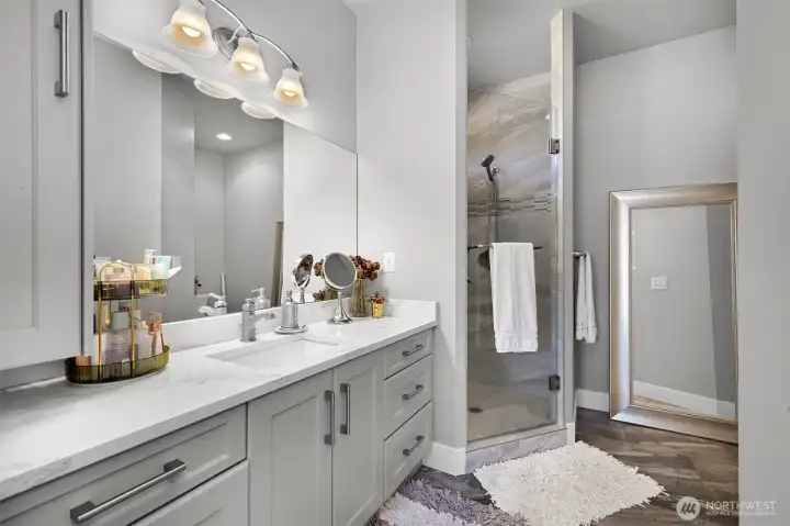 Downstairs bedroom ensuite