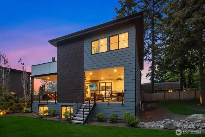 This truly is seamless indoor/outdoor living at it's best.