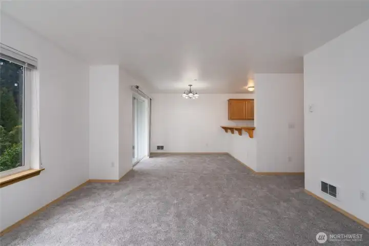 Living/Dining. All new carpet