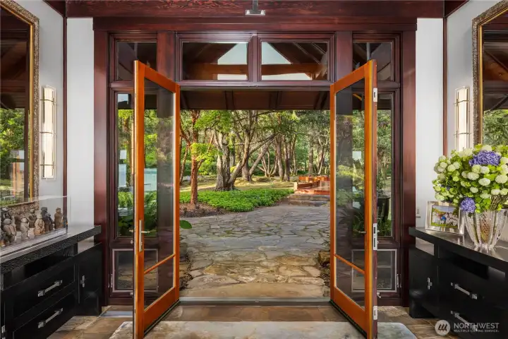 The formal entry. Serene and private on one side, and top of the World ocean views on the other. The formal entry. Serene and private on one side, and top of the World ocean views on the other.
