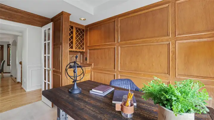 Private office/library retreat with built-ins and wet bar. Private office/library retreat with built-ins and wet bar.