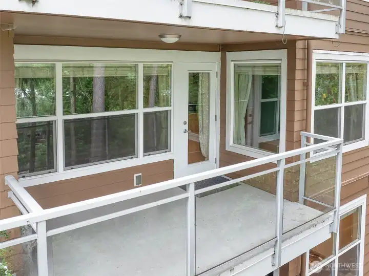 Large deck perfect for entertaining Large deck perfect for entertaining