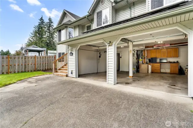 Exterior view of garage