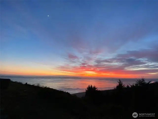 Sunsets to end a perfect day. Keep you camera handy. they are spectacular!