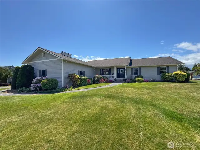 Welcome to 22 E Bedinger Road, Sequim, WA!