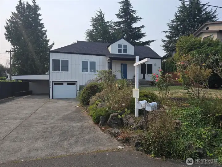 Front view of home